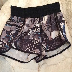 Lululemon Tracker IV shorts